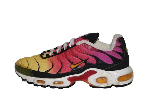 Nike Air Max Plus TN Athletic Shoes for Women 